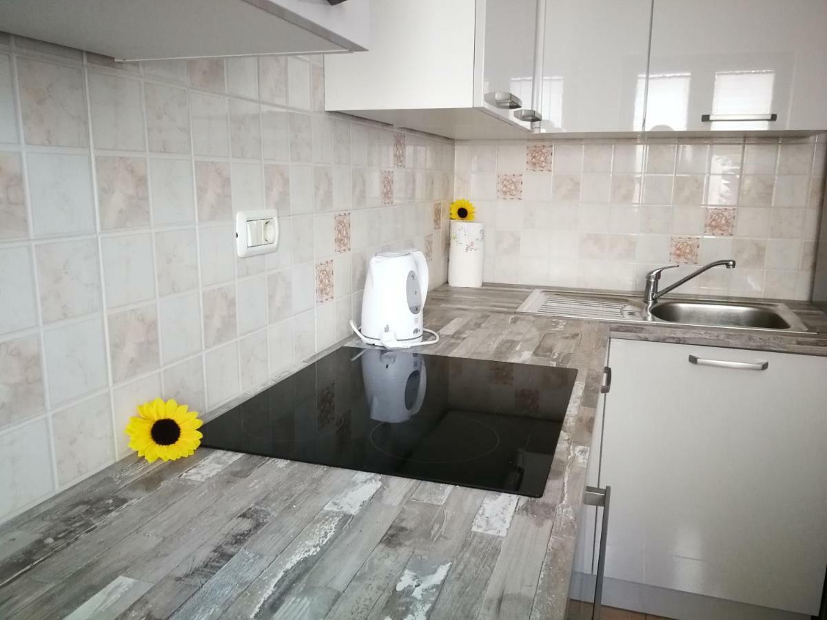 House Ceh Villa Crni Kal Bagian luar foto