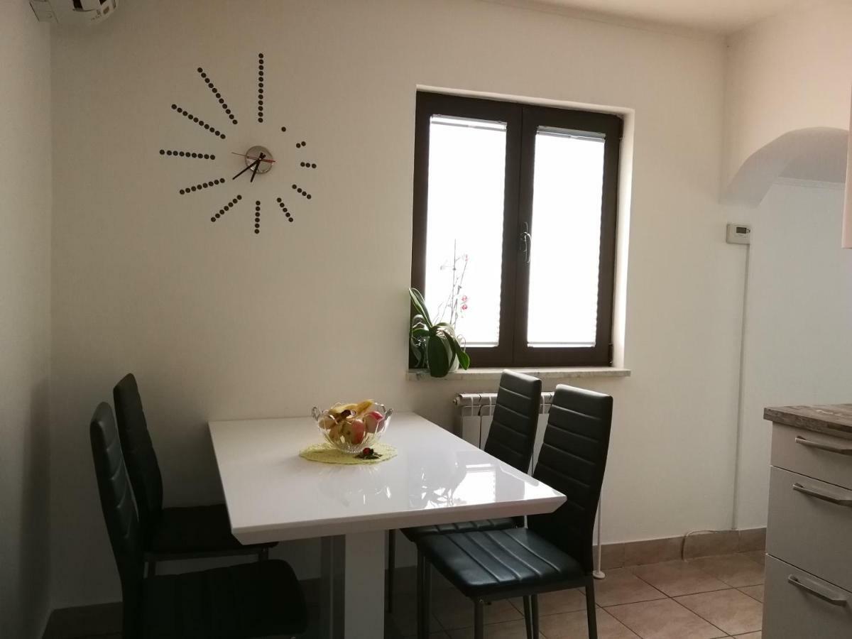 House Ceh Villa Crni Kal Bagian luar foto