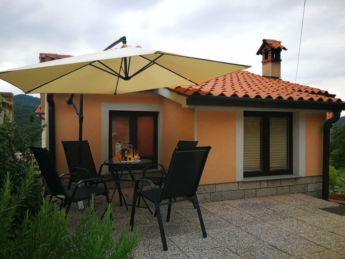 House Ceh Villa Crni Kal Bagian luar foto